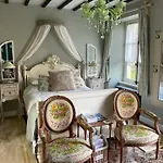 The Old Farm Of D' Hotes & Table D' Hotes Bed & Breakfast