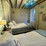 The Old Farm Of D' Hotes & Table D' Hotes Bed & Breakfast *