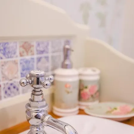 The Old Farm Of D' Hotes & Table D' Hotes *