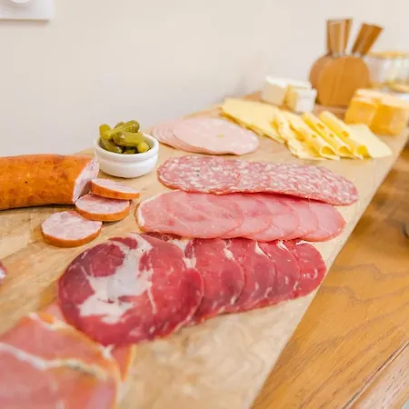 The Old Farm Of D' Hotes & Table D' Hotes * Amfreville (Manche)