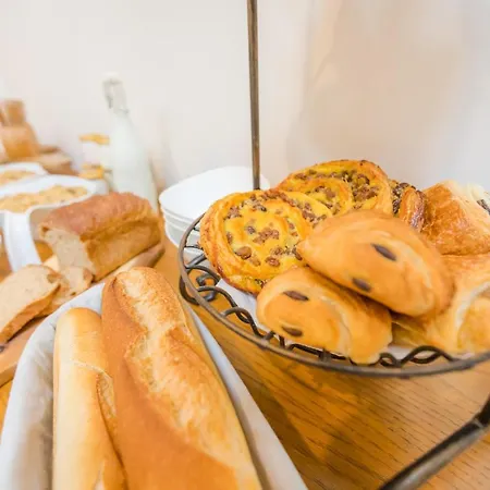 Oda ve Kahvaltı The Old Farm Of D' Hotes & Table D' Hotes Amfreville (Manche)