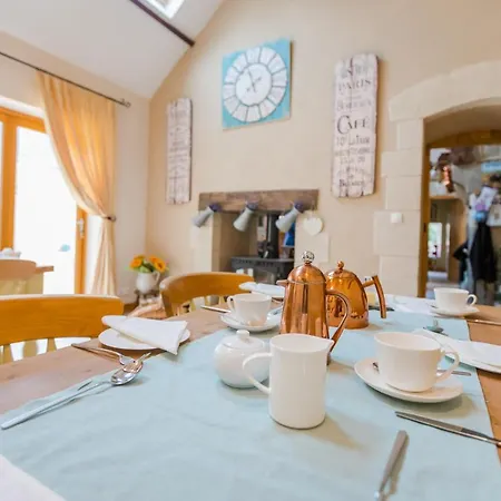 The Old Farm Of Bed & Breakfast *