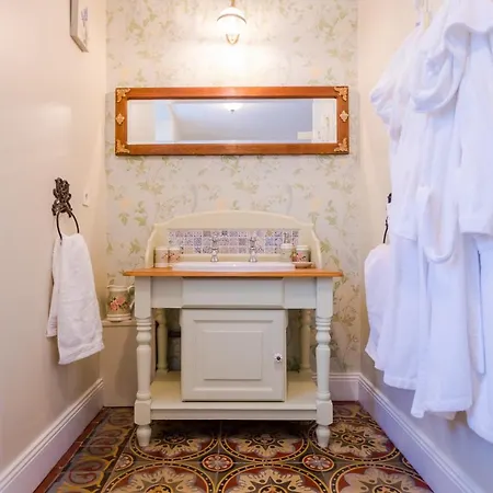 The Old Farm Of D' Hotes & Table D' Hotes *