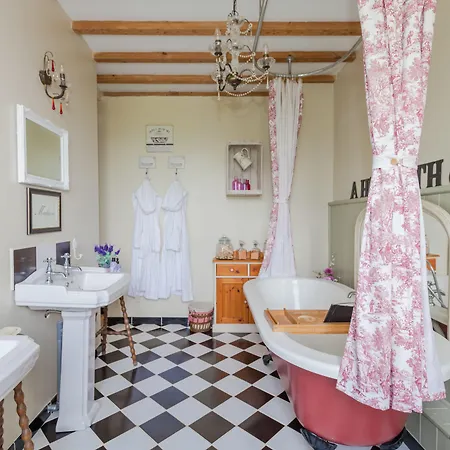 The Old Farm Of D' Hotes & Table D' Hotes Oda ve Kahvaltı Amfreville (Manche)