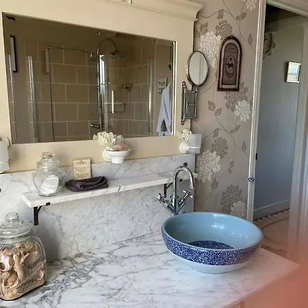 The Old Farm Of D' Hotes & Table D' Hotes *