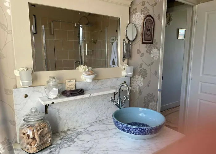 The Old Farm Of D' Hotes & Table D' Hotes *